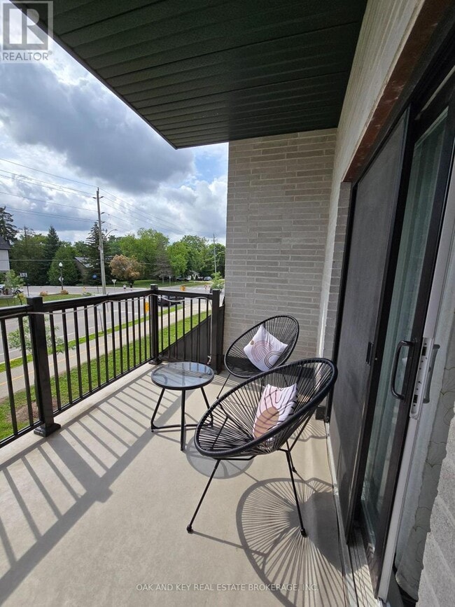 Photo du bâtiment - 255-255 Woolwich St