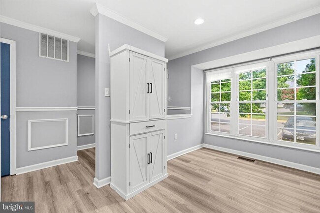 Building Photo - 4217 Kenton Cir