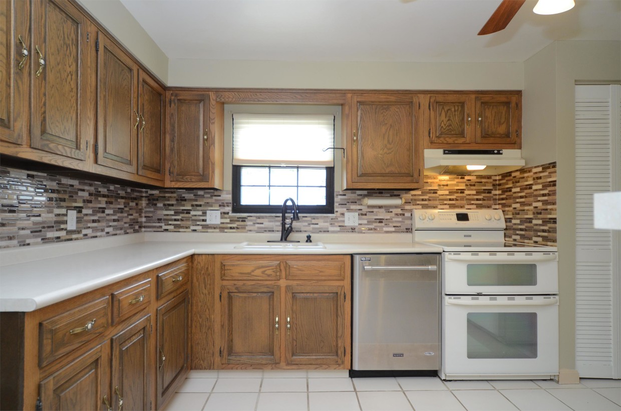 Primary Photo - 135 Westfield Dr