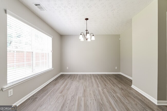 Building Photo - 165 Nowell Dr