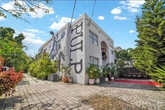 Building Photo - 524 NW 35th St