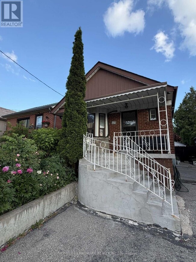 Building Photo - 131 Cameron Ave