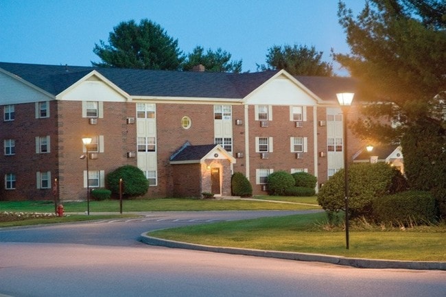 Building Photo - Waterford Village