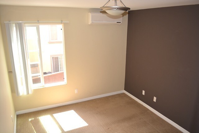 Building Photo - 5252 Balboa Arms Dr