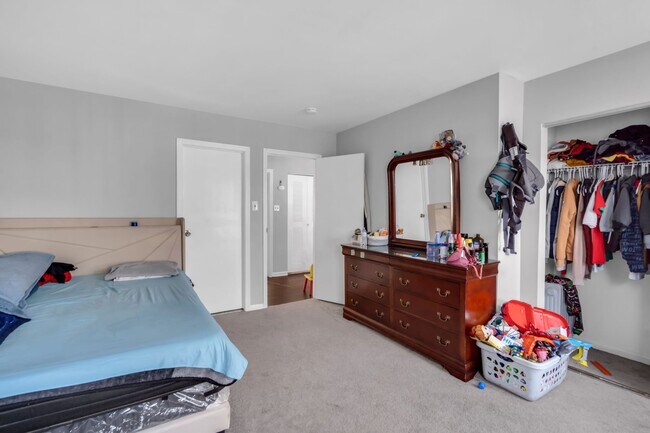 Foto del edificio - 5 Harrington Ln