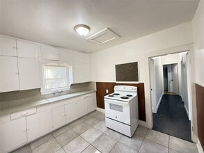 Building Photo - 17119 I-35