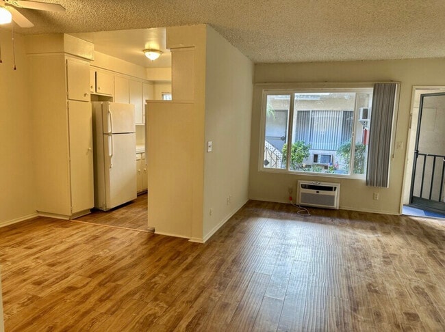 Building Photo - Aqua Vista Apartments