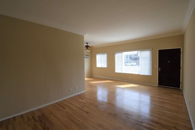 Building Photo - 12427 Riverside Dr