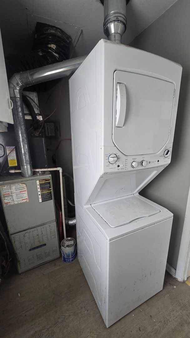 Building Photo - 2 bedroom 1 bathroom home