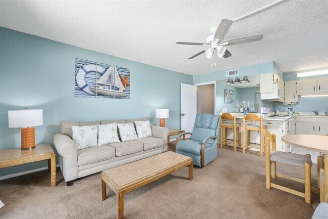 Building Photo - 8743 Thomas Dr