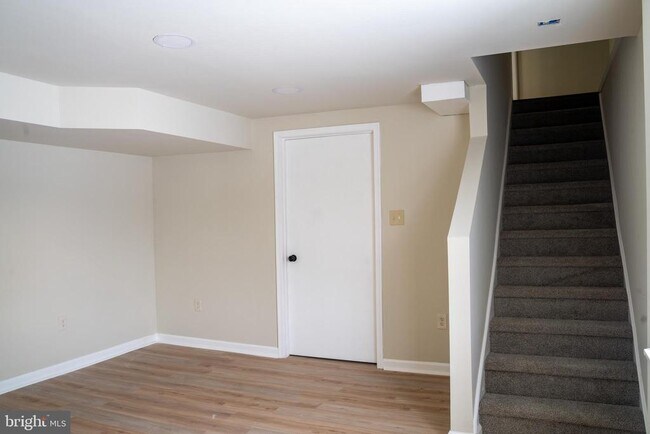 Foto del edificio - 106 Gateway Dr