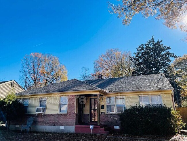 Building Photo - 3939 Brennan Dr