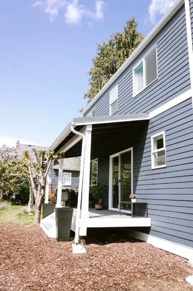 Building Photo - 7538 Mary Ave NW