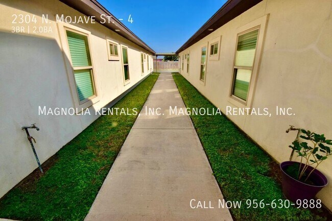 Building Photo - 2304 N Mojave St