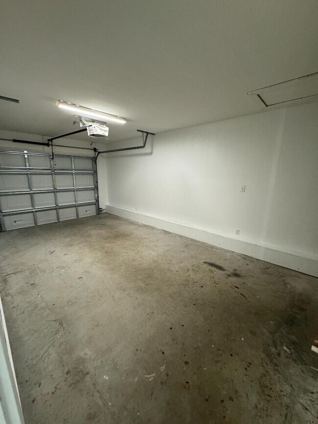 Foto del edificio - 735 N Nicholson Ave