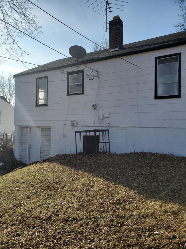 Building Photo - 7433 Chandler Ave