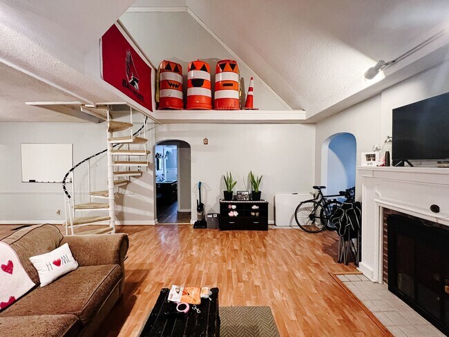 Building Photo - Wood Flooring