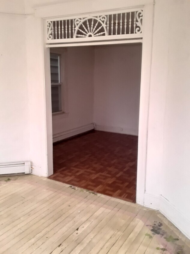 261 Elm St Unit 2nd Floor 2BR avail 8/1, Yonkers, NY 10701 261 Elm