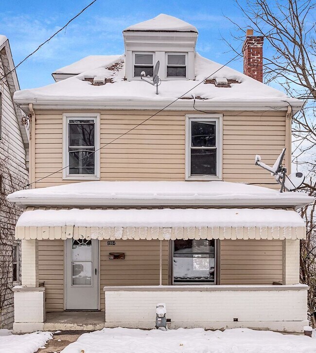 Foto del edificio - Newly Renovated 4 Bedroom Home in West Lib...