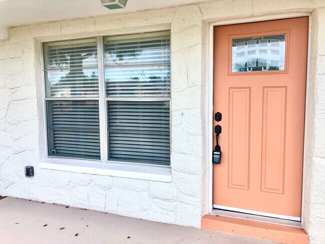 Foto del edificio - Charming 2BD/2BTH Updated Home in Port Richey