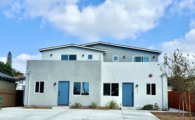 Building Photo - Twelve @ J