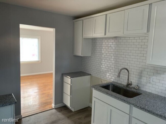 Building Photo - 2 br, 1 bath House - 1041 E Madge Ave