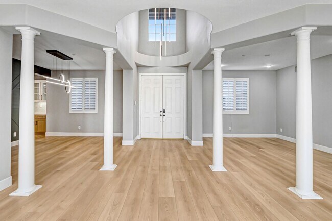 Foto del edificio - 4386 Bayhill Ln