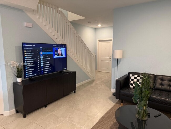 Foto del edificio - 887 NE 211th St