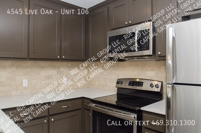 Building Photo - TWO Bedroom TWO Bath Near Downtown Dallas