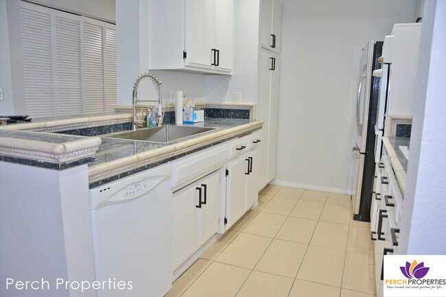 Building Photo - 3284 Barham Blvd