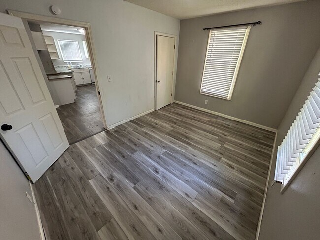 Foto del edificio - 3 bed/ 1 Bath