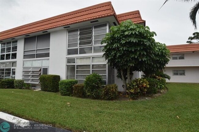 Building Photo - 2600 SE Ocean Blvd