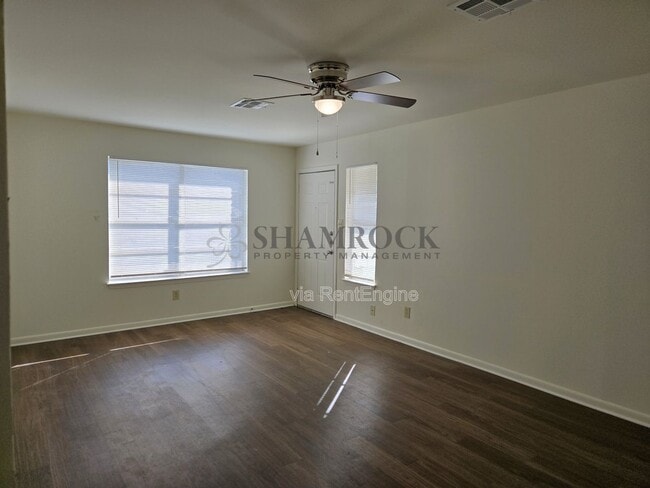 Building Photo - 7208 Sanger Ave
