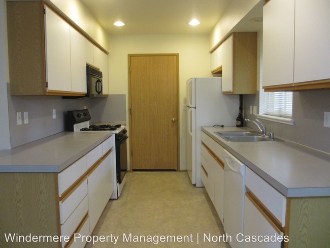 Building Photo - 1023 Borseth St