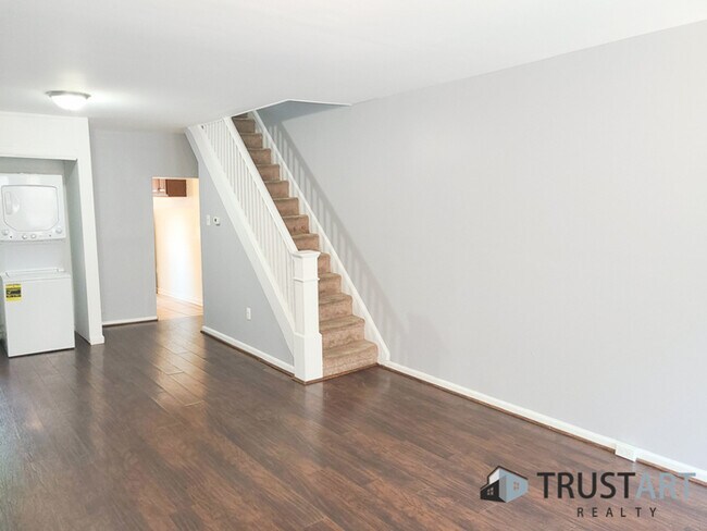 Building Photo - 3 Bedroom House in South Philadelphia(Sect...