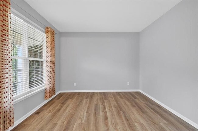 Foto del edificio - 740 Mayfair Ct