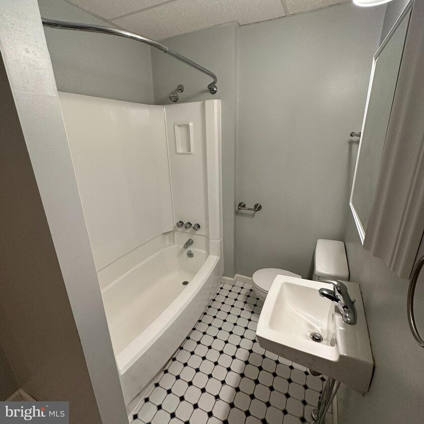 53 S Main St Unit 1, Chambersburg, PA 17201 Room for Rent in