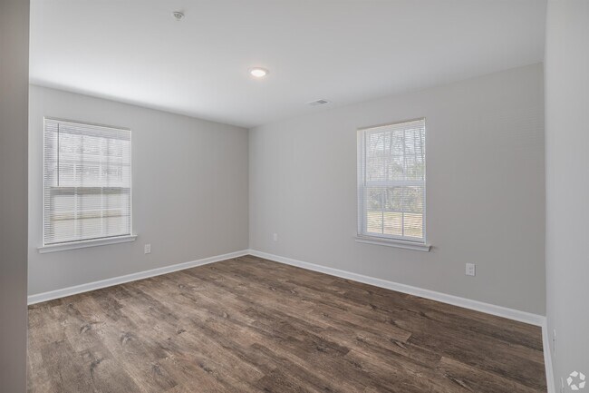 Building Photo - 612 E River Dr