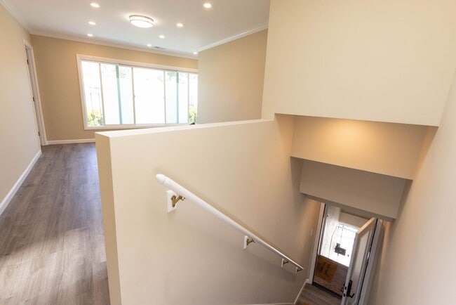 Foto del edificio - OPEN HOUSE: Tuesday (7/8)  6:00pm-6:30pm. ...