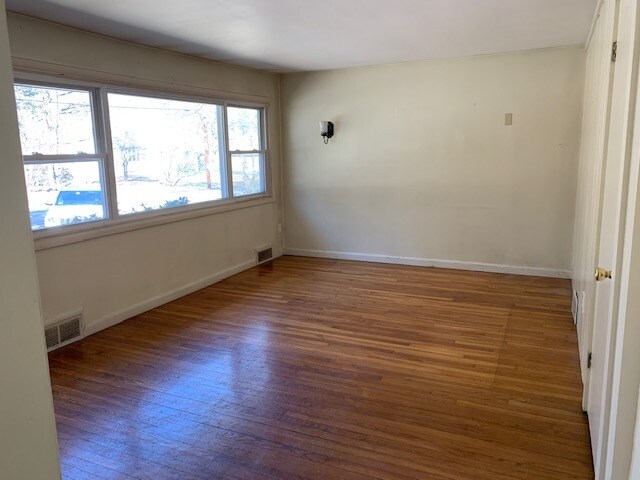 living area - 75 Proctor Rd