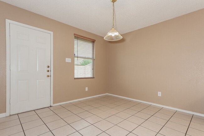 Building Photo - 2128 Panorama Ln