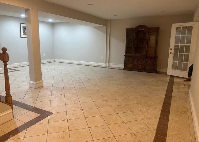 Building Photo - 9206 Hambletonian Pl
