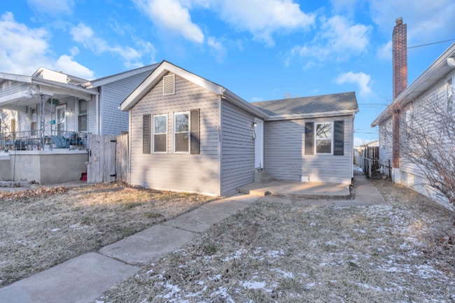 Building Photo - 3933 Walsh St