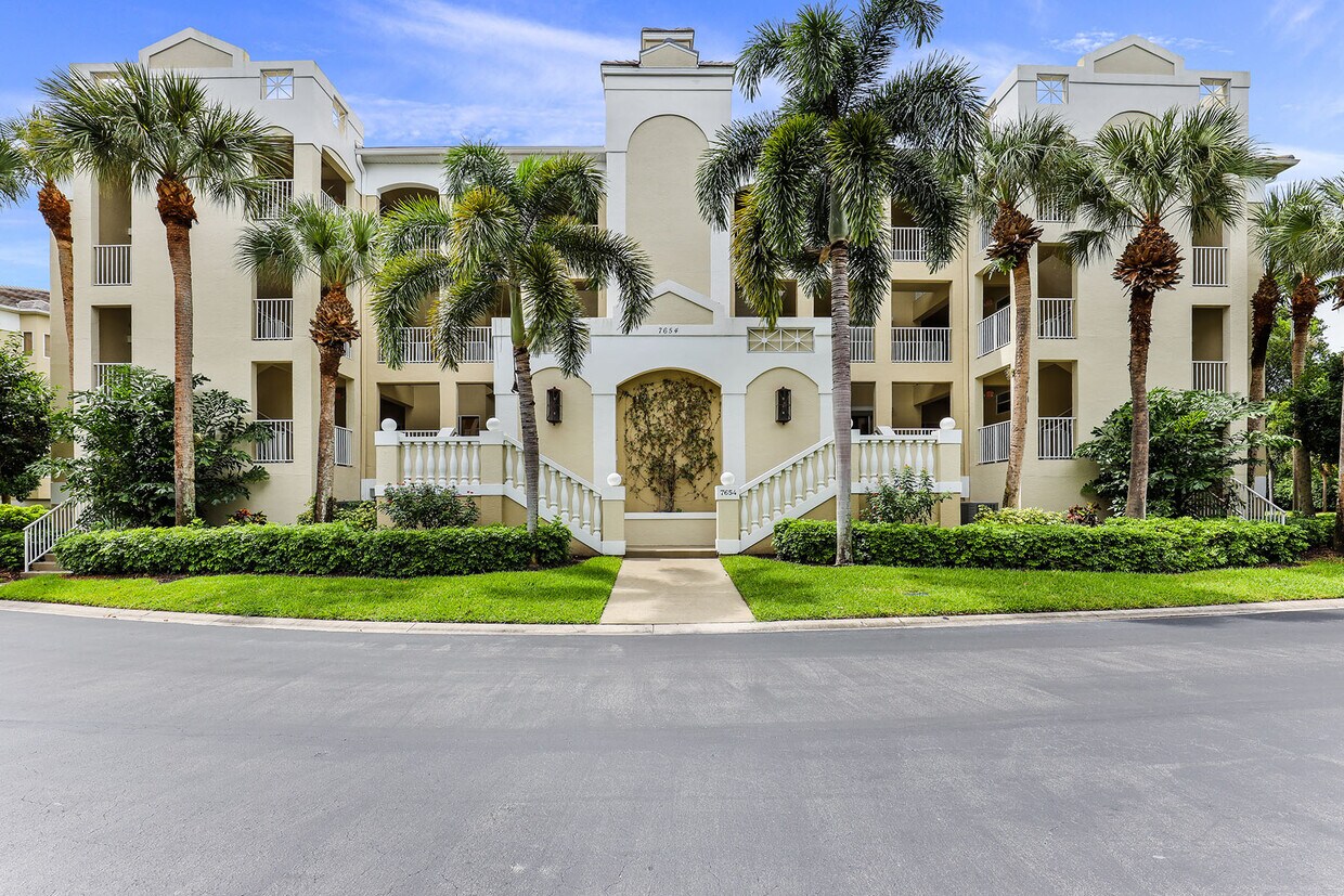 Primary Photo - 7654 Pebble Creek Cir