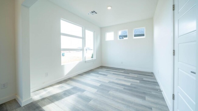 Foto del edificio - Modern/Newer Home in East Edmond + 4 bed +...