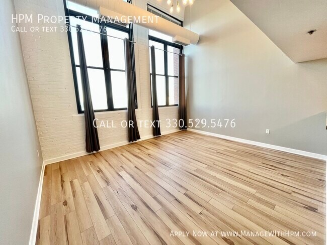 Foto del edificio - Call 330-529-5476 To Schedule A Showing!