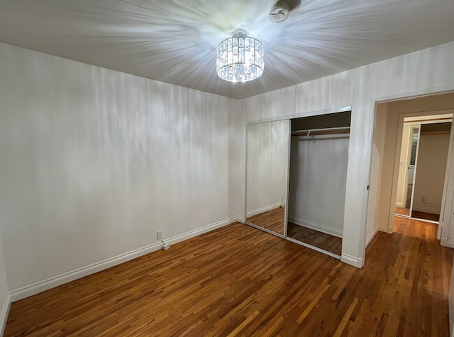 Building Photo - 523 S Coronado St