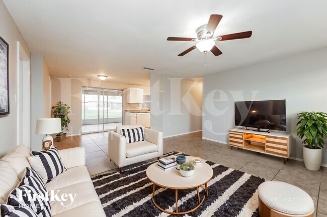 Building Photo - 466 Azalea Ave NW