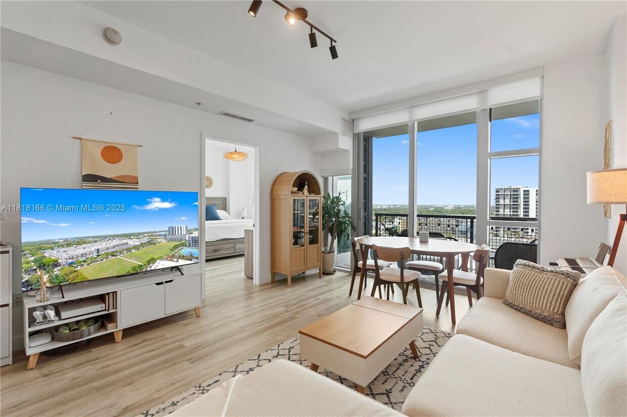 Foto principal - 3301 NE 1st Ave