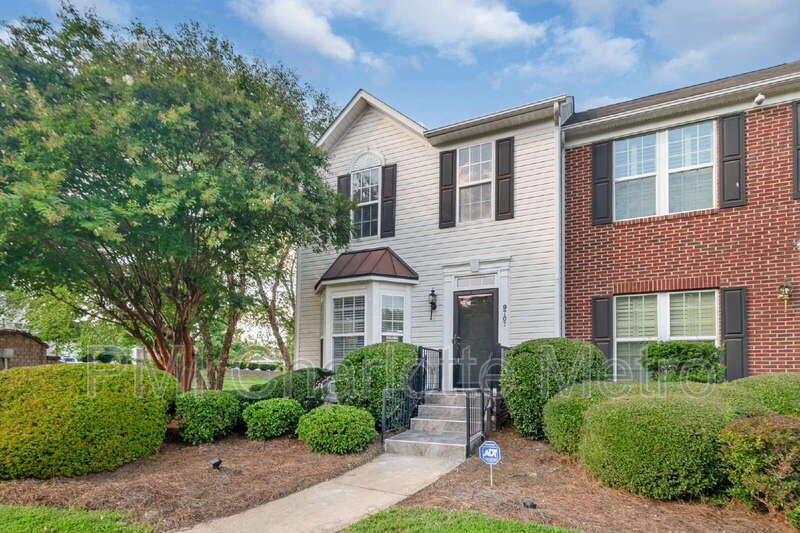 Foto principal - 9707 Mallard Glen Dr